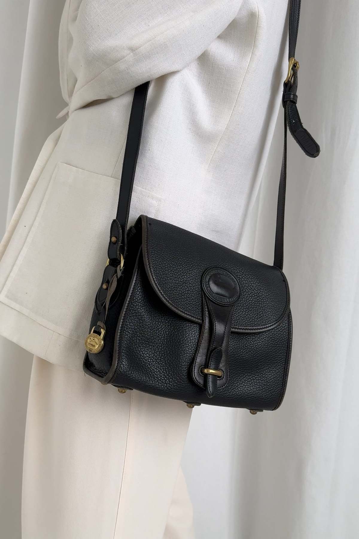 Vintage Absolu Dooney & Bourke Leather Shoulder Bag - Noir 