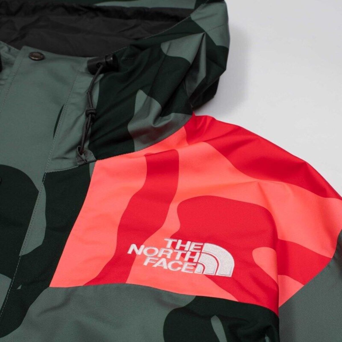 The North Face x Kaws Retro 1986 Mountain Jacket - Balsam