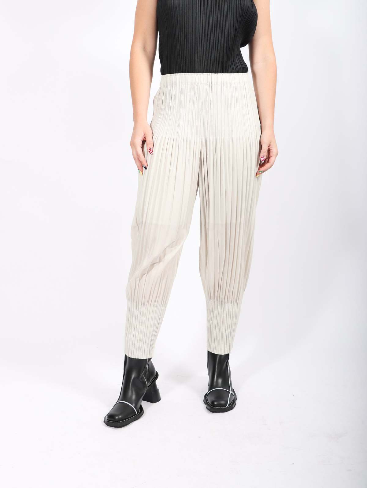 PLEATS PLEASE THICKER スカ-トGREIGE 2サイズ PLEATS PLEASE THICKER スカ-トGREIGE 2サイズ - メルカリ