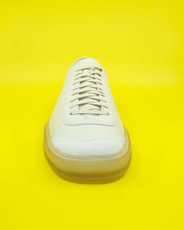 LEMAIRE ホワイト Linoleum Laced Up スニーカー LEMAIRE: White Linoleum Laced Up Sneakers | SSENSE 日本