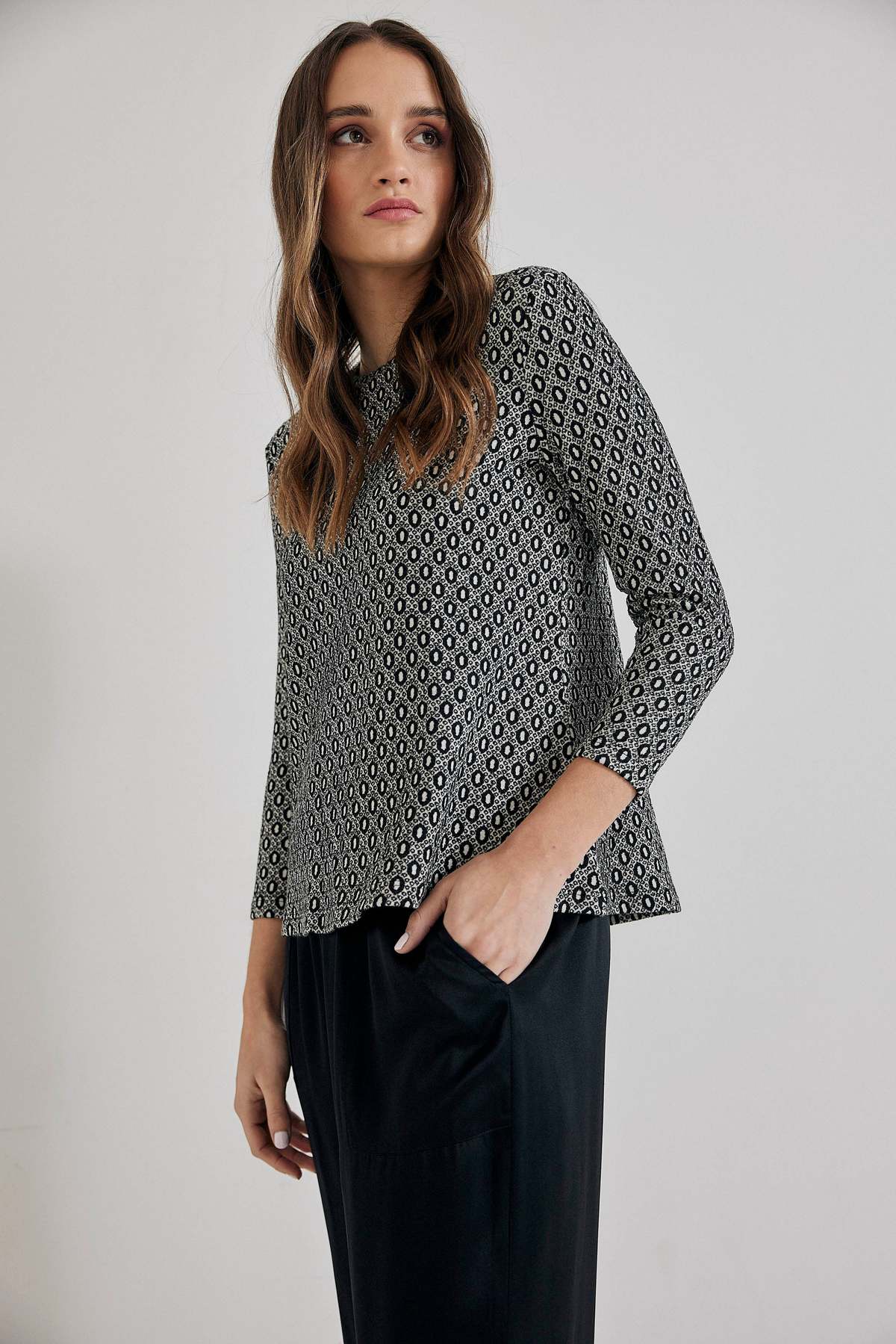 Lindsay Nicholas New York Viscose Crew Neck - Cream Casino  - Image 2 of 10