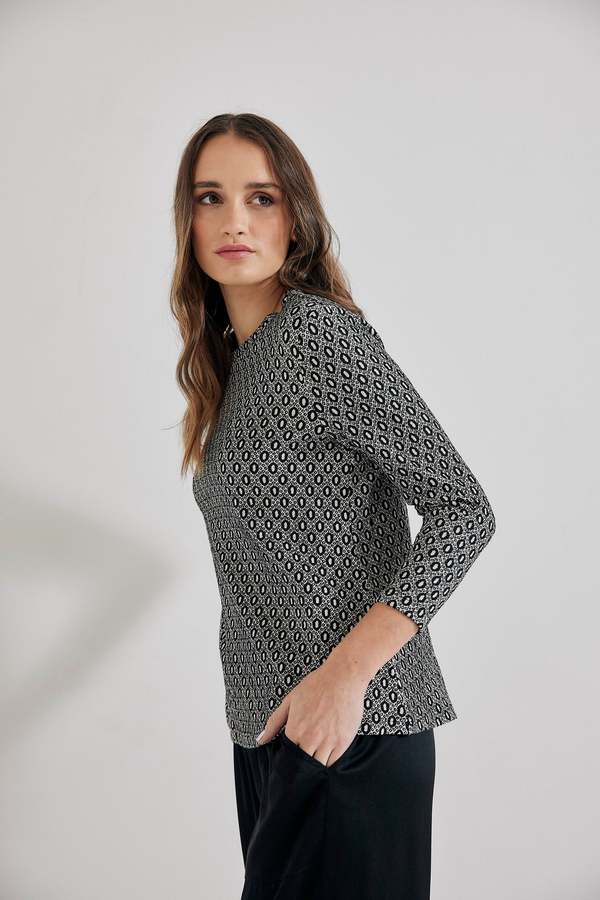 Lindsay Nicholas New York Viscose Crew Neck - Cream Casino 