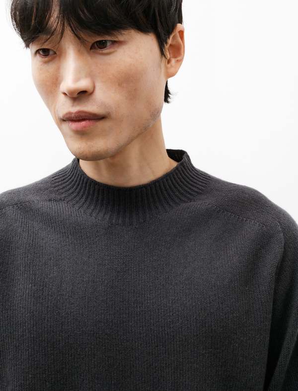 Margaret Howell Saddle Crew Merino Cashmere sweater - Storm
