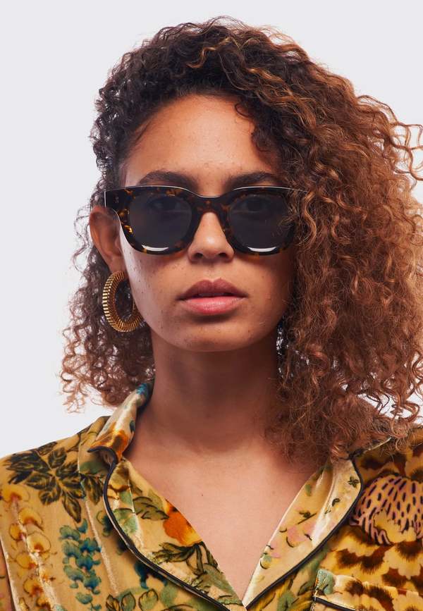 AKILA Apollo Sunglasses - Tokyo Tortoise / Viridian | Garmentory display picture 3