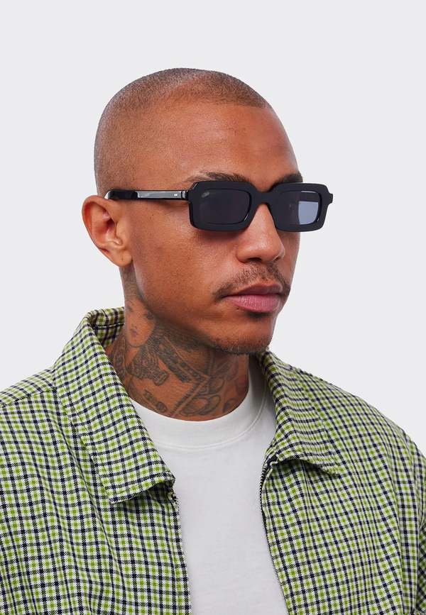 AKILA / EOS/サングラス/--/プラスチック/BLK/BLK/メンズ AKILA Eos Sunglasses - Black | Garmentory