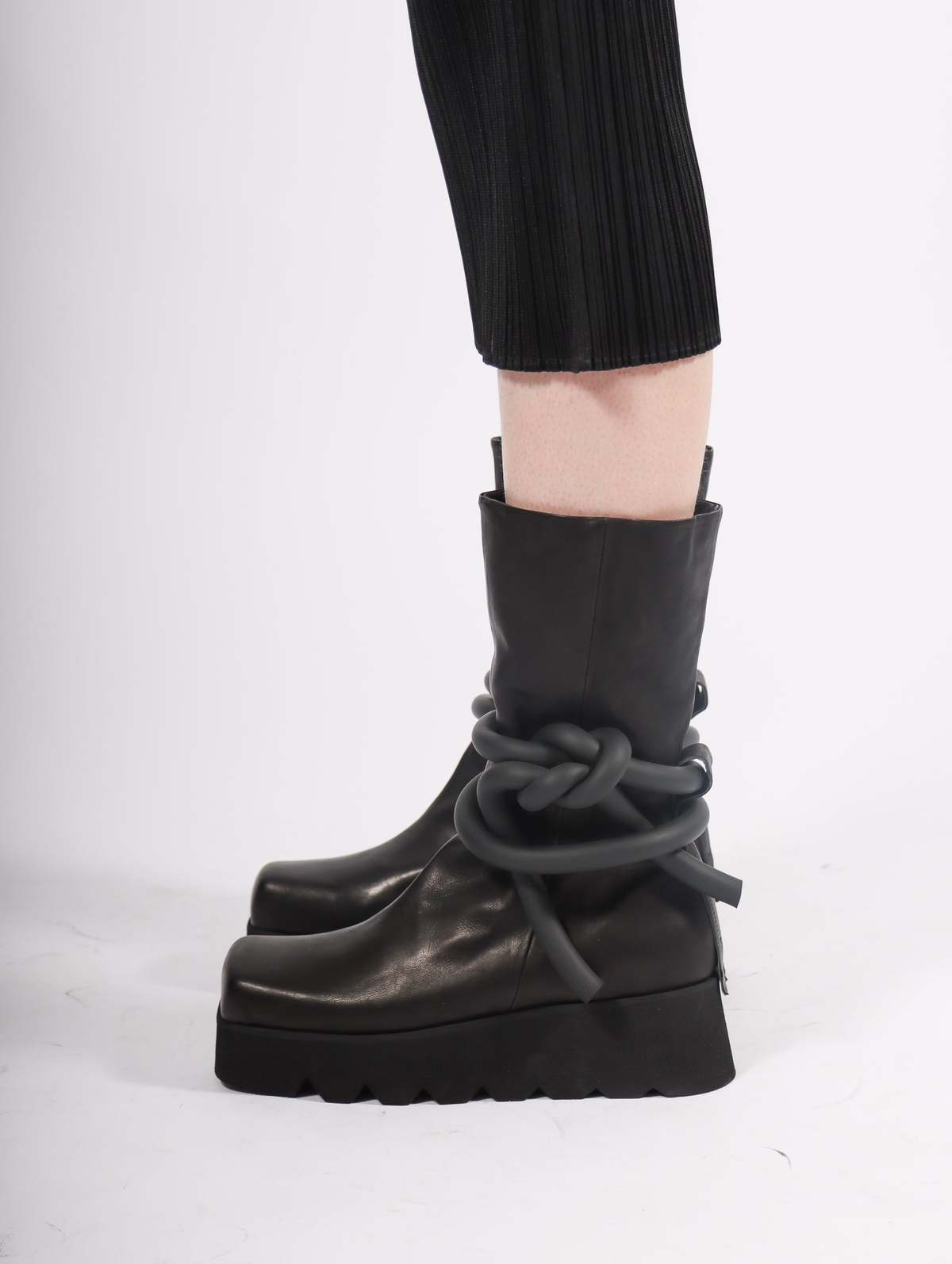 Smiling Max Boot Puro 2 The Max Boots - Black | Garmentory