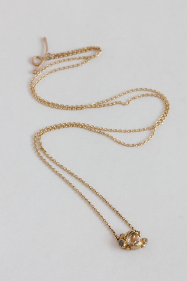 Ruth Tomlinson DN2Y14.1 Raw diamond pendant