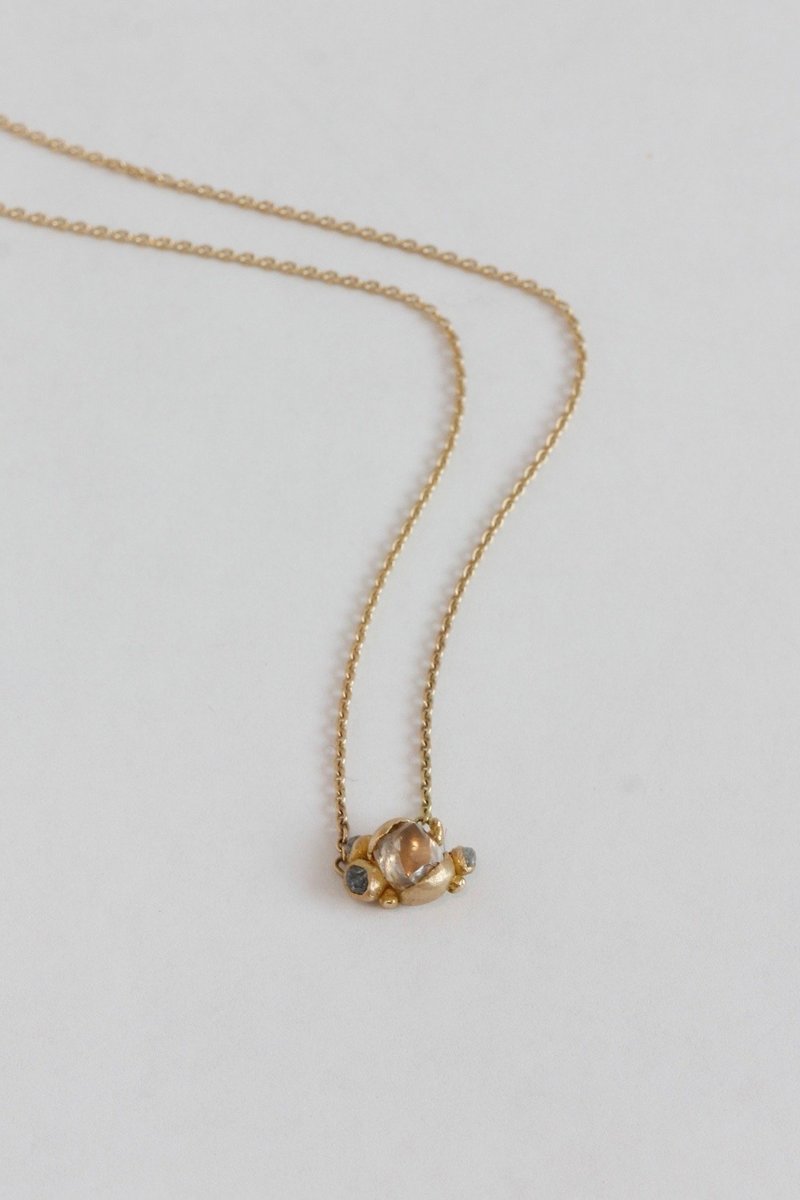 Ruth Tomlinson DN2Y14.1 Raw diamond pendant