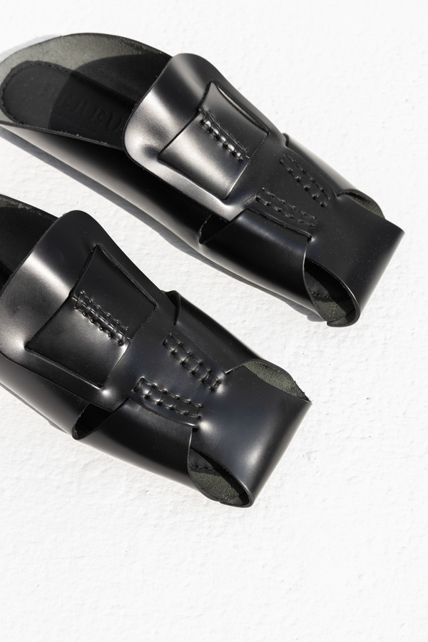HEREU MUNTANA FLAT MULE - BLACK | Garmentory