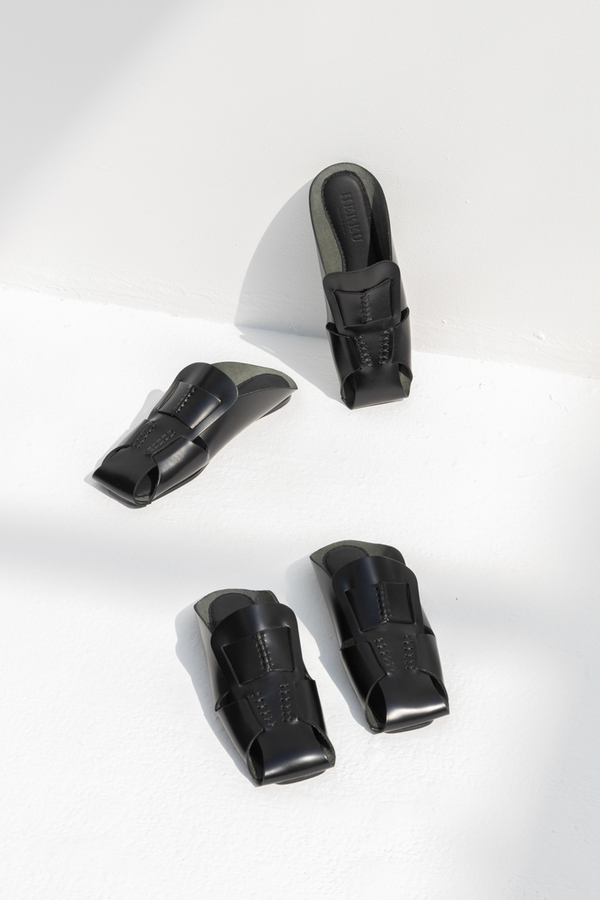HEREU MUNTANA FLAT MULE - BLACK | Garmentory