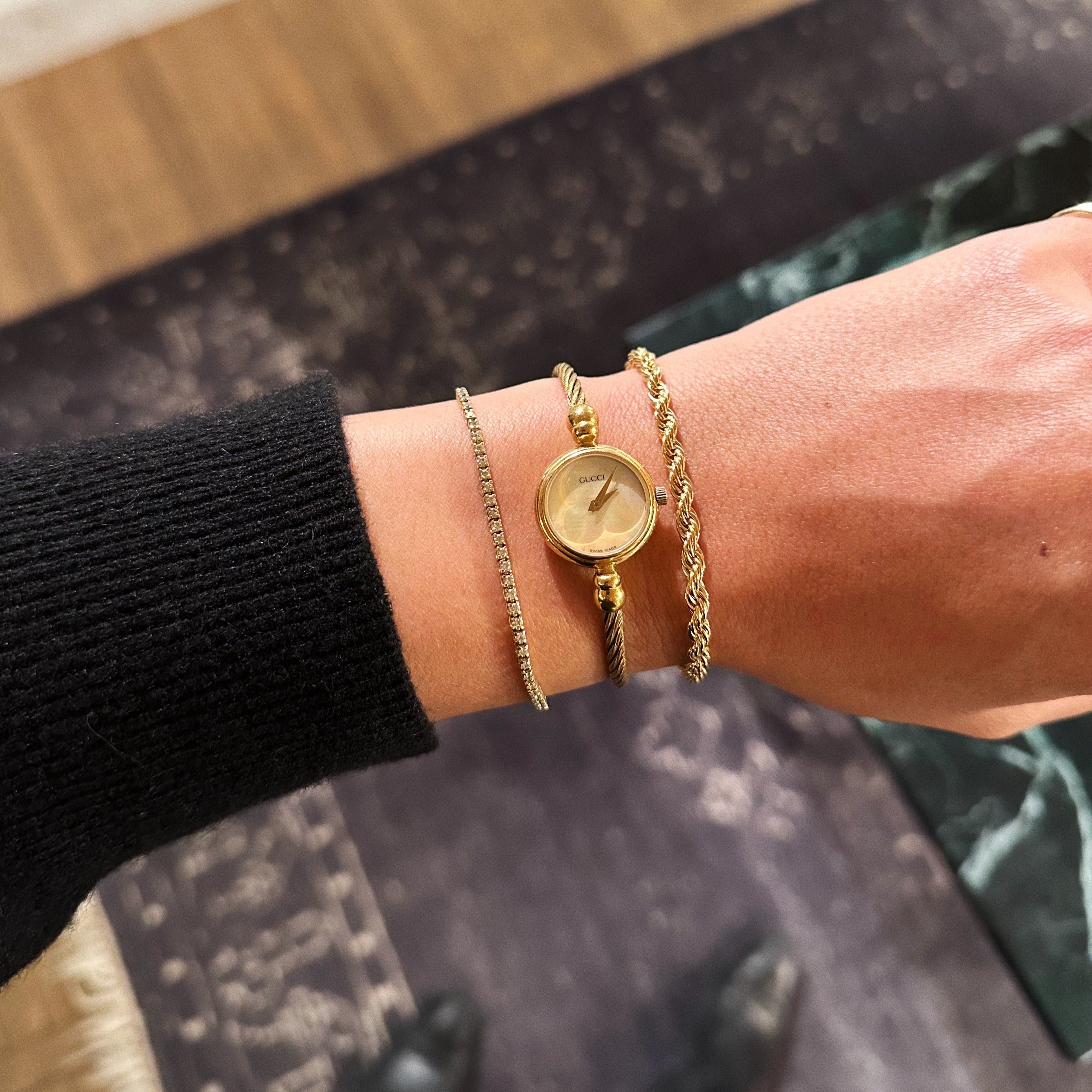 AUTHENTIC VINTAGE GUCCI MOTHER-OF-PEARL DAINTY WATCH - WITH BOX Life motto: Vintage Gucci all day everyday. This rare  main image 2