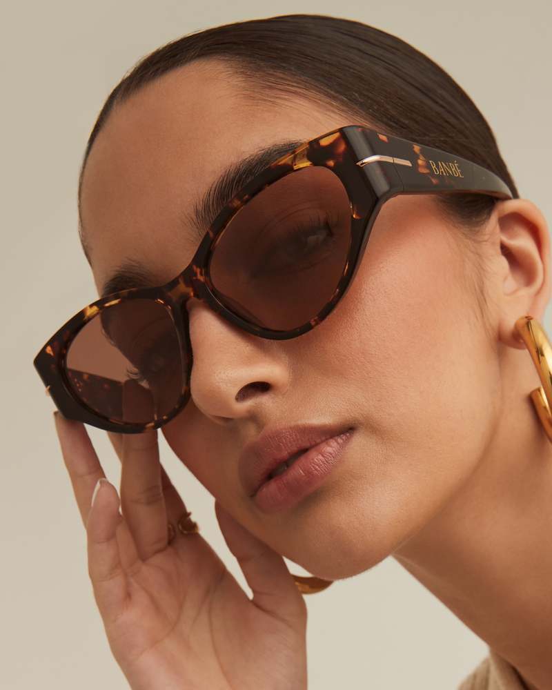 Banbe Eyewear The Hadid Sunglasses - Amber Tort/Caramel