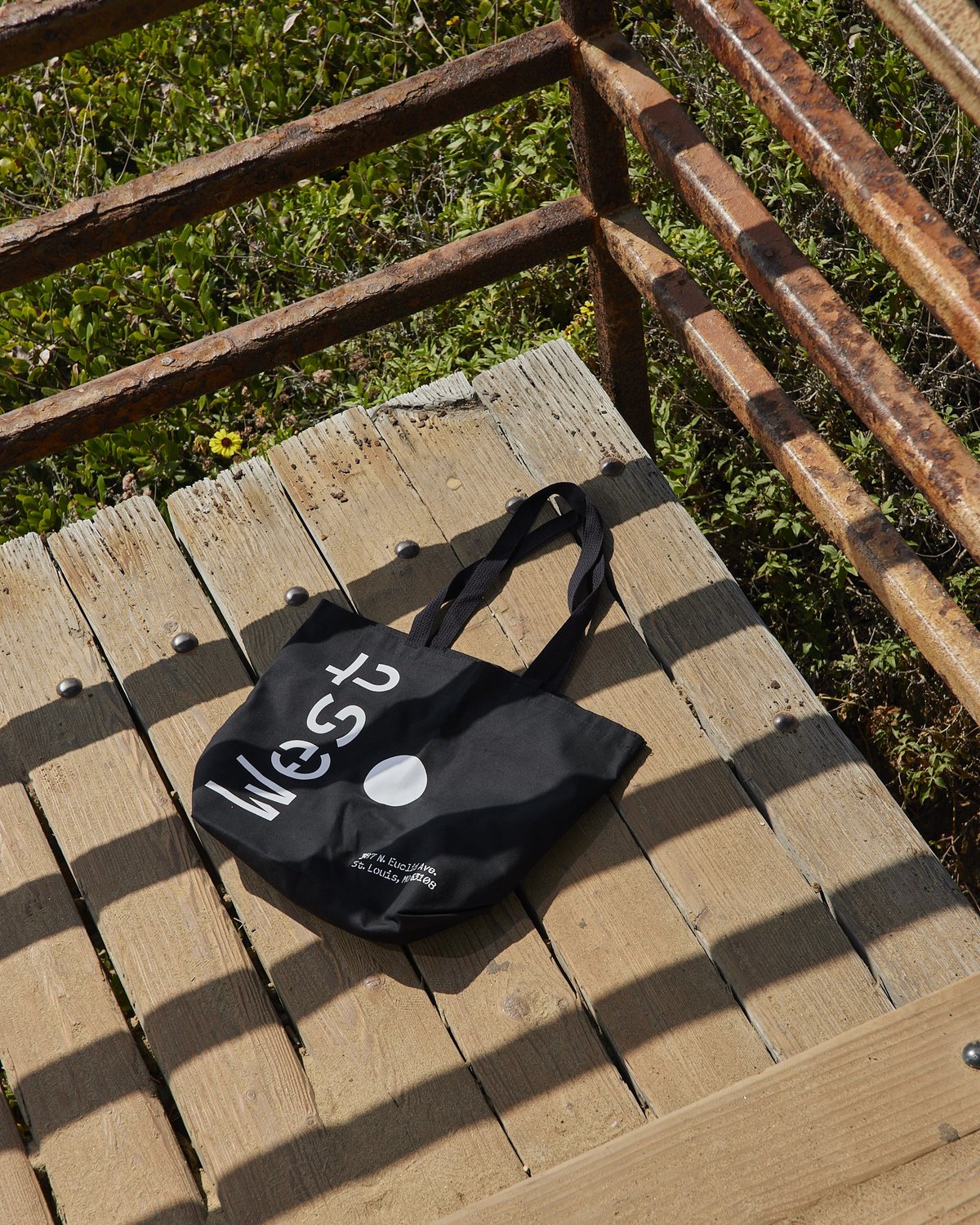 "Made In 1977" 40th Birthday Tote Bag - Distressed Design Funny Gift Present (2017 Edition)