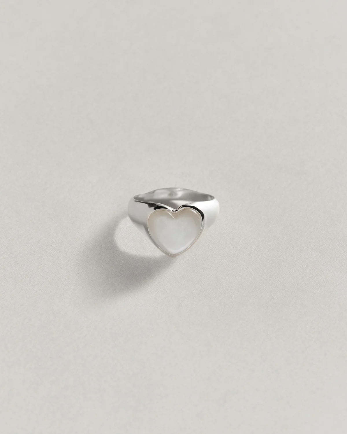 ANNIKA INEZ Mother of pearl heart ring R157 SML リング アニカイネズ ANNIKA INEZ アニカイネズ ANNIKA INEZ Mother of