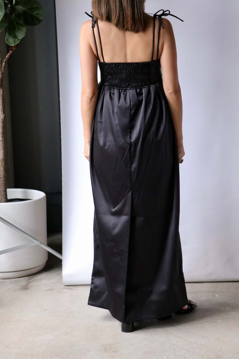 【関税＆送料込み】Ganni Satin Black Long Dress Ganni Double Satin String Long Dress - Black | Garmentory