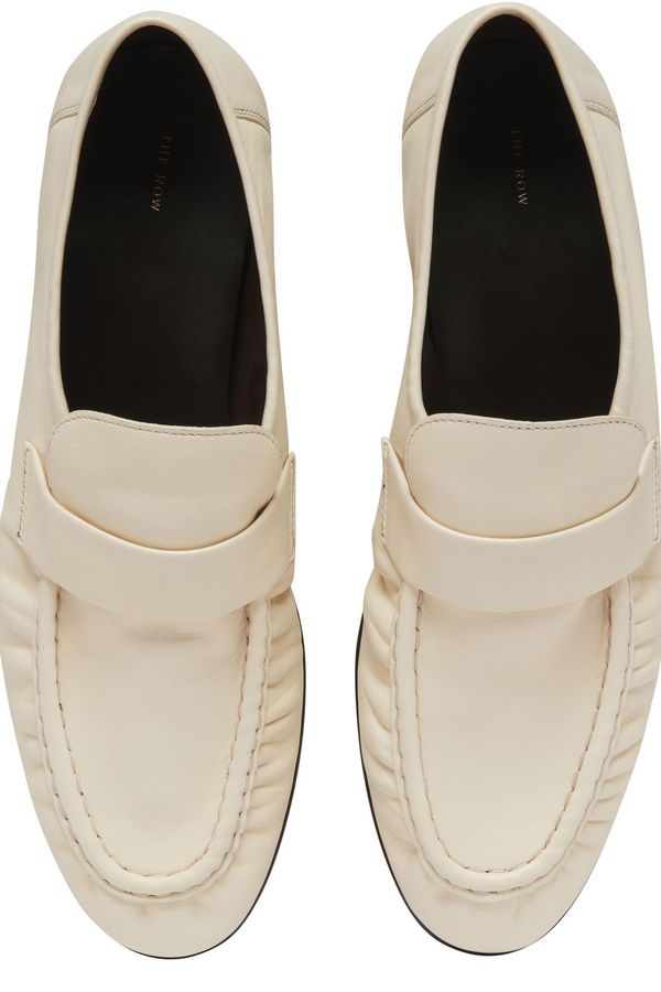 な*ん様 THE ROW　SOFT LOAFER ローファー ホワイト サイズ： The Row Soft Loafer in Cream | FWRD