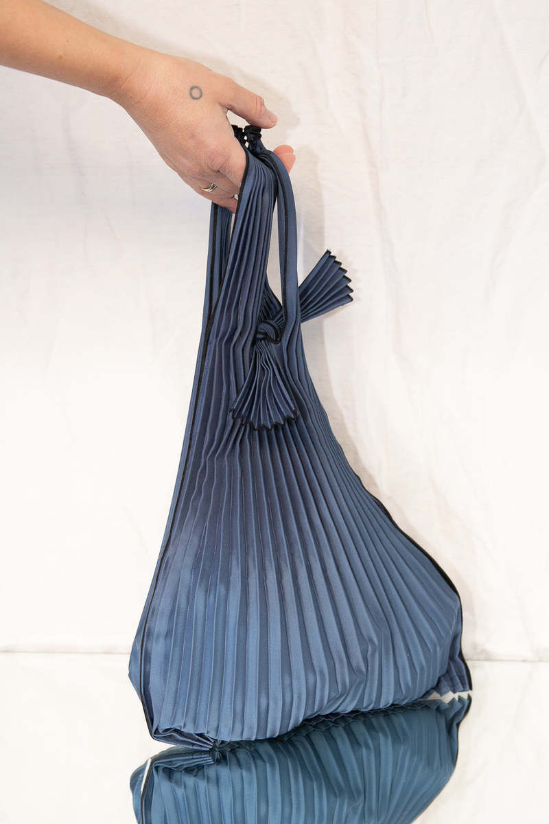WOLF & GYPSY VINTAGE Pleco Pleated Bag - Navy