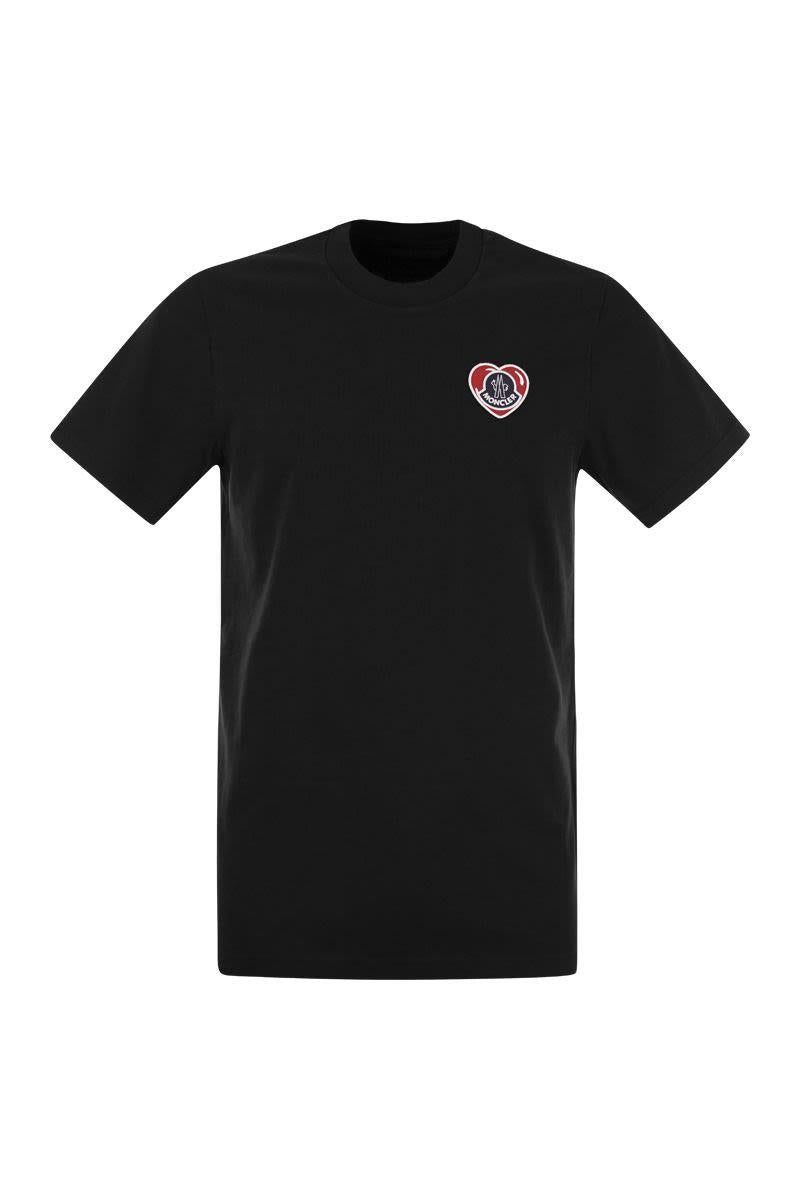 Tシャツ・カットソー MONCLER - EMBROIDERED HEART LOGO COTTON T-SHIRT MONCLER Heart logo T-shirt | Garmentory