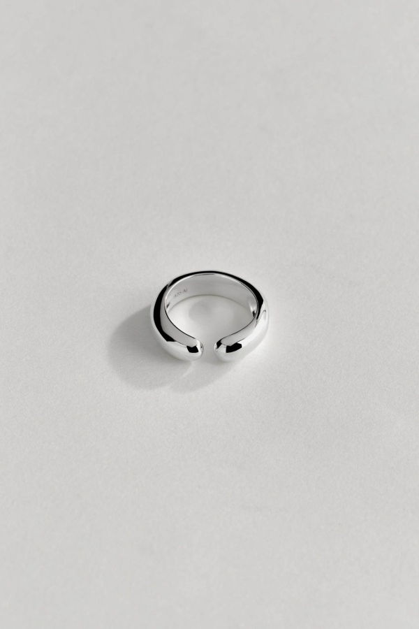 Annika Inez Wide Ample Band Ring - Silver