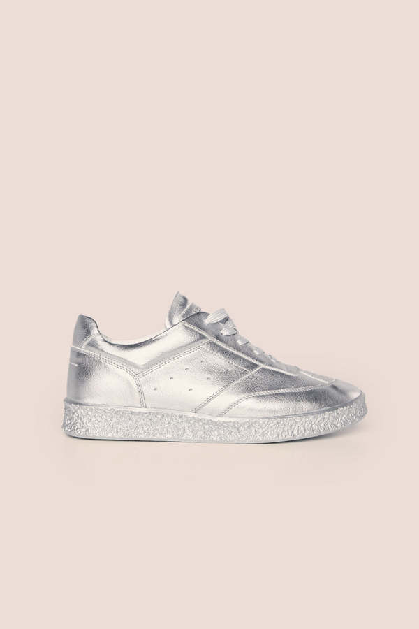 Maison Margiela MM6 メタリック シルバー スニーカー MM6 Maison Margiela Metallic-finish lace-up sneakers - Silver