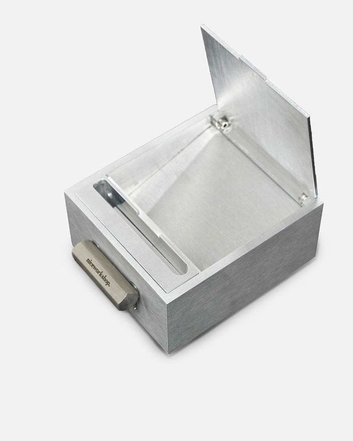 niceworkshop Bolt Cigarette Box 2.0 on Garmentory