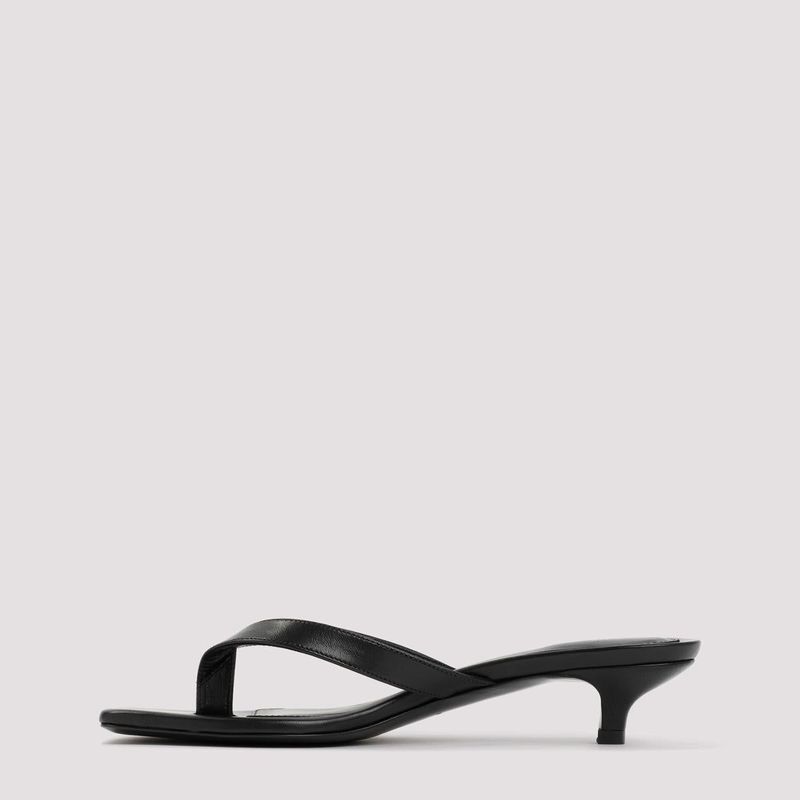 箱無し/新品【TOTEME】THE FLIP-FLOP HEEL サンダル TOTEME】THE FLIP-FLOP HEEL BLACK/ブラックサンダル｜THE STORE