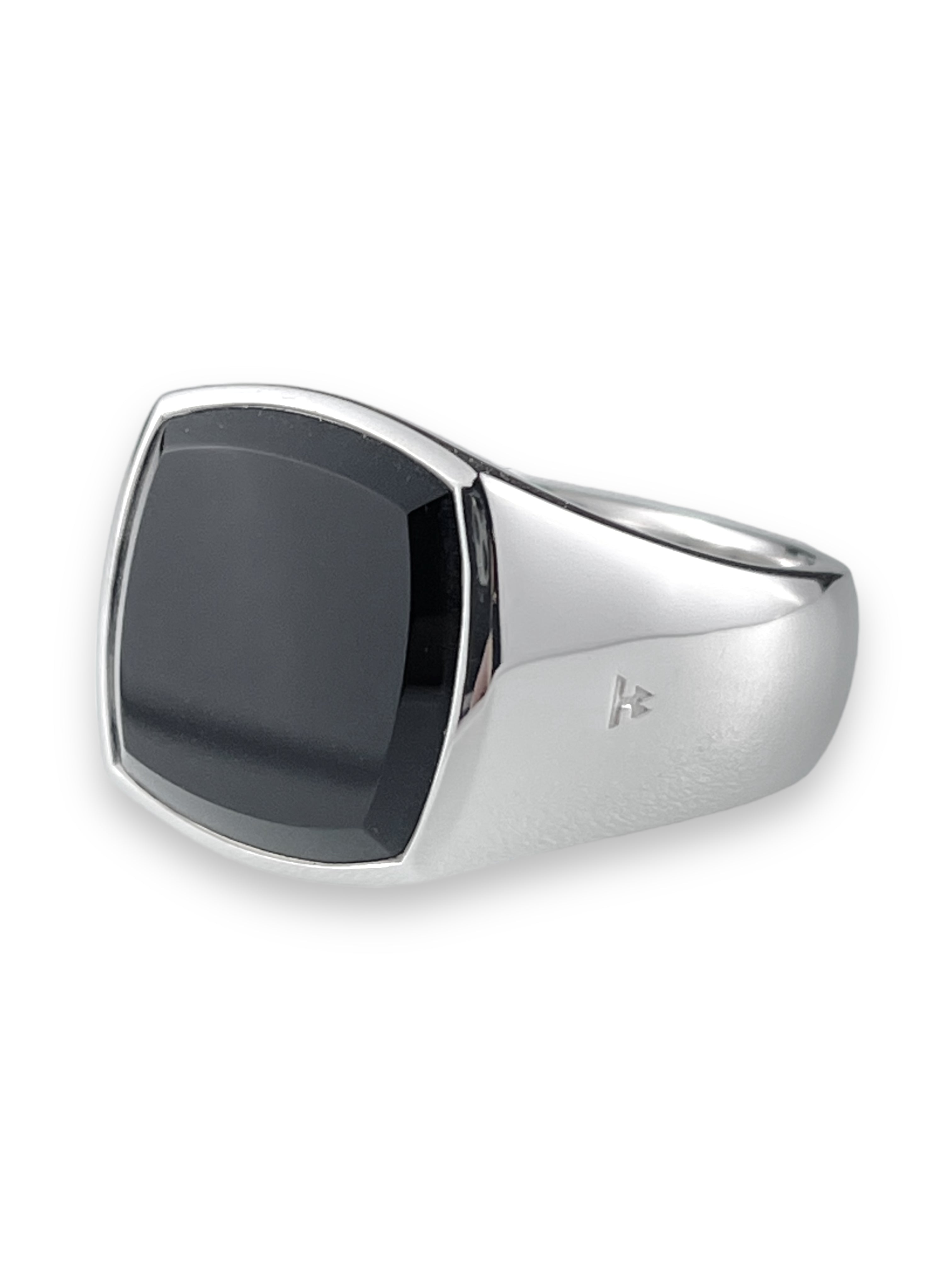 Tom Wood CUSHION POLISHED Ring - BLACK ONYX | Garmentory