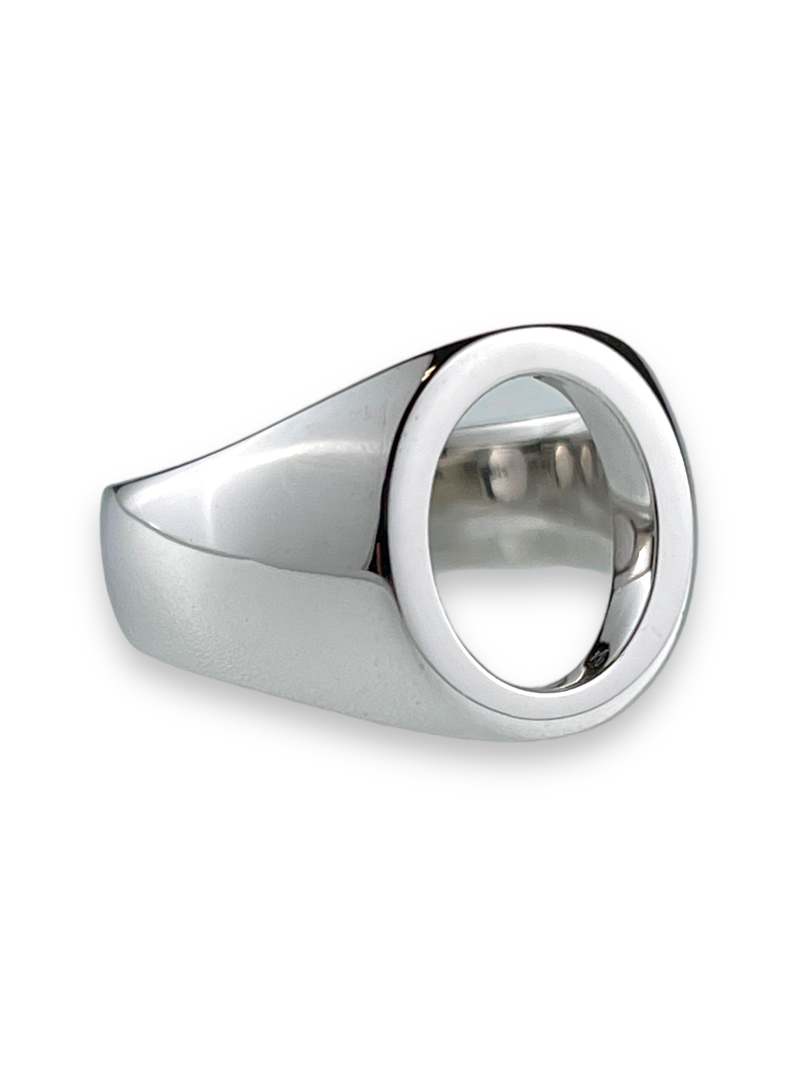 Tom Wood OVAL SIGNET OPEN RING - Silver | Garmentory