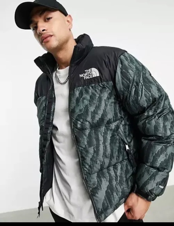 THE NORTH FACE Printed 1996 Retro Nuptse Jacket - Balsam Green