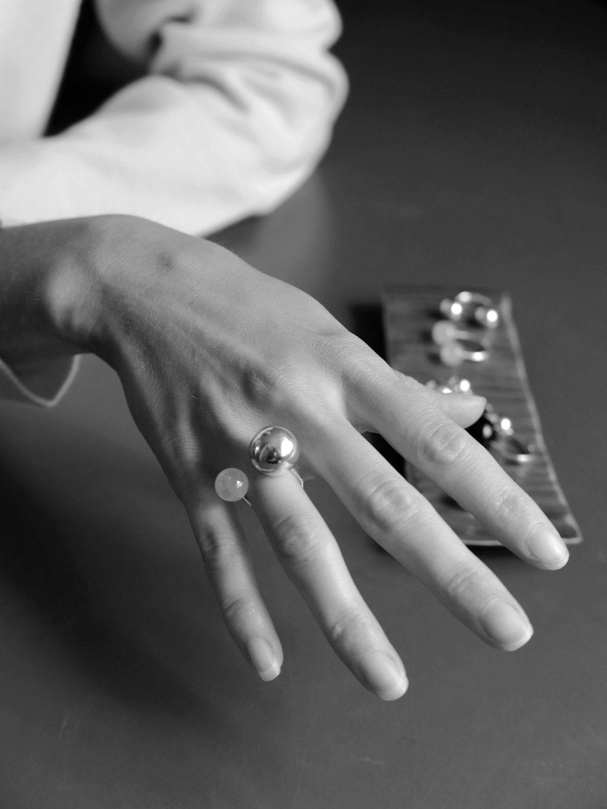 アクセサリー Saskia Diez sling ring navy Saskia Diez Sling Ring No 2 - Ice Blue/Silver | Garmentory