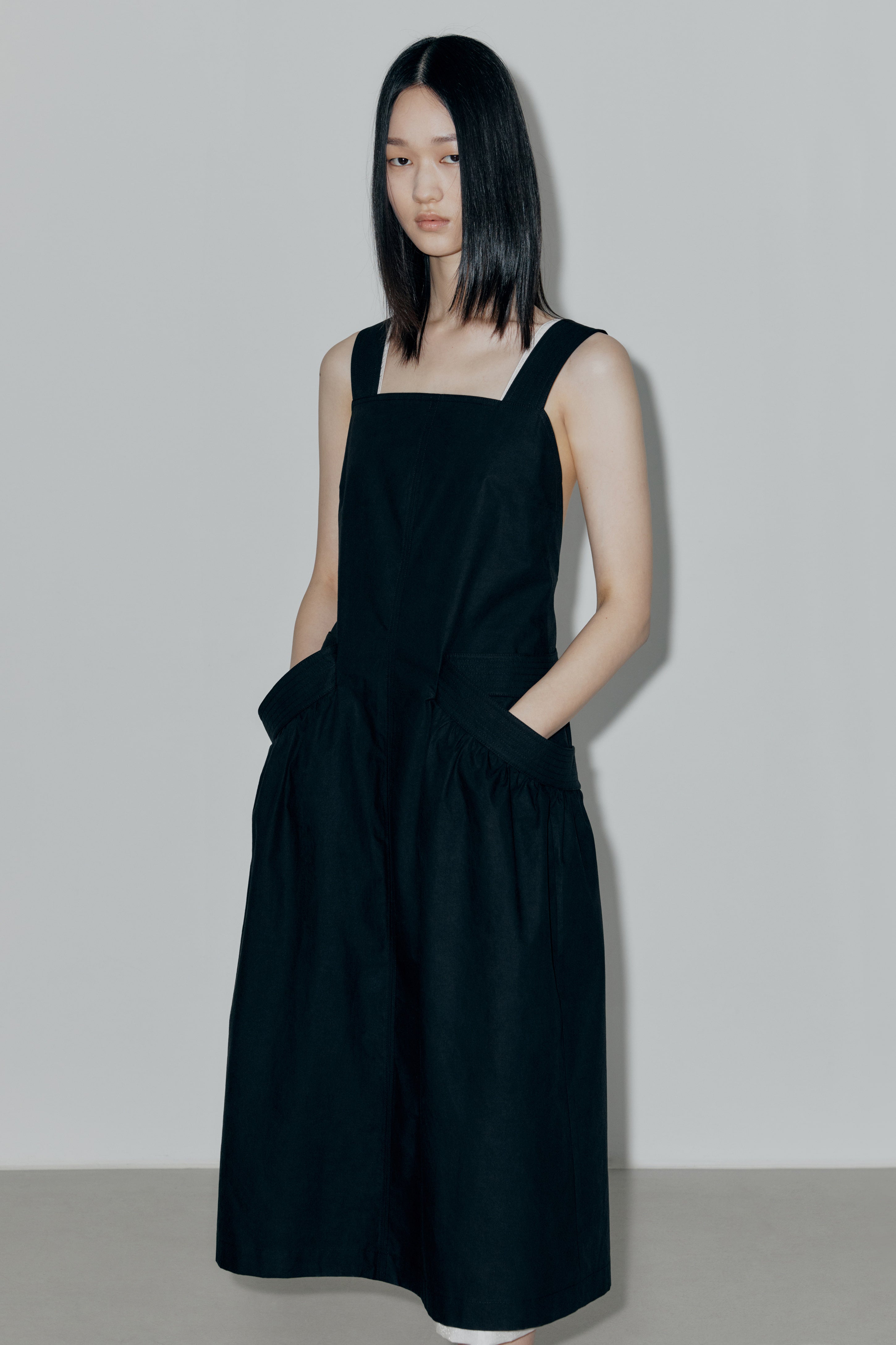 low classic apron dress LOW CLASSIC Apron Dress