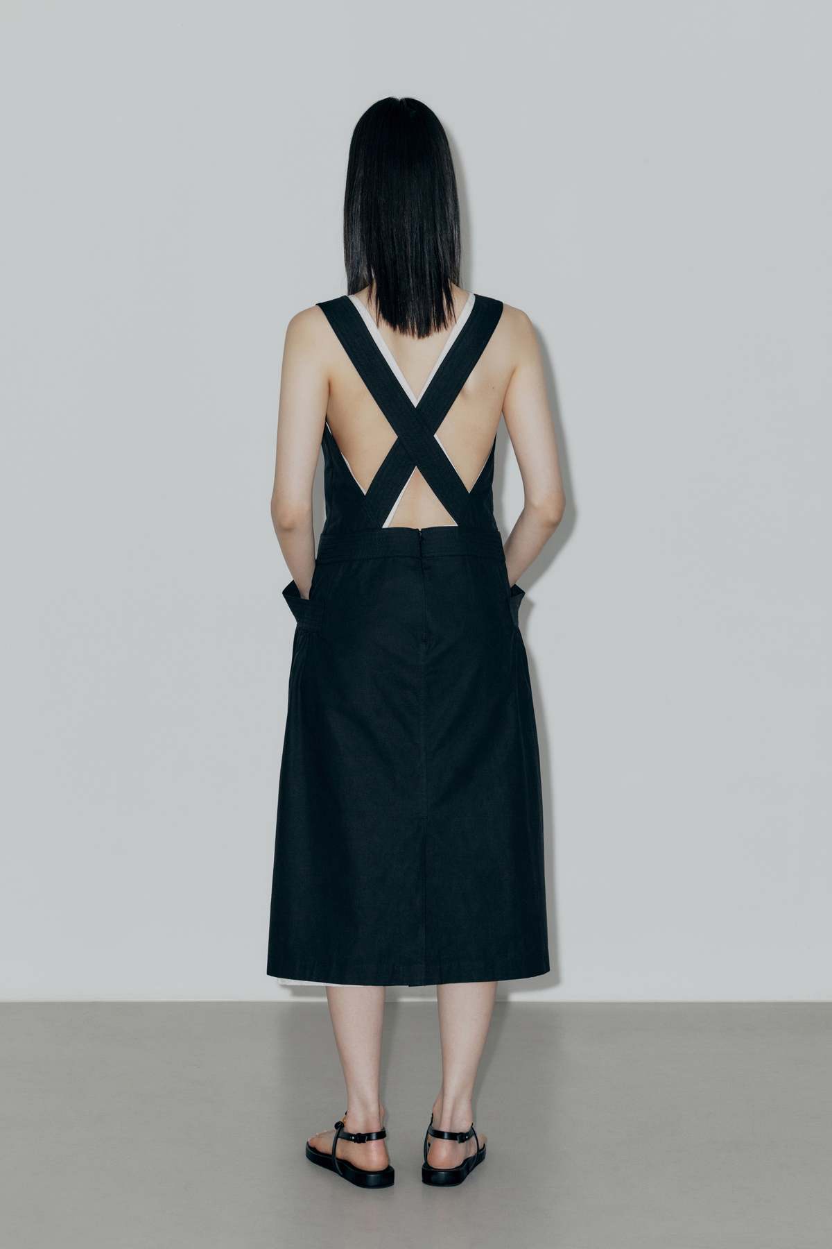 low classic apron dress LOW CLASSIC apron style midi dress