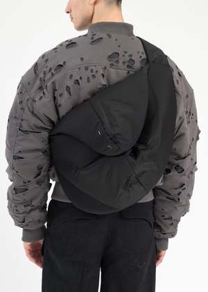 HELIOT EMIL Amorphous メッセンジャーバッグ Unisex Heliot Emil AMORPHOUS CROSSBODY BAG - BLACK | Garmentory