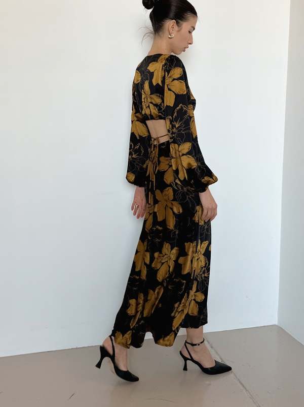 quinn floral cutout maxi dress ASTR The Label Floral Quinn Cutout Maxi Dress - Black