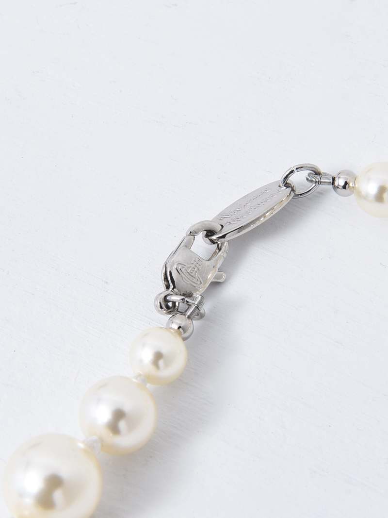 ネックレス・ペンダント Vivienne Westwood One Row Pearl Bath Relief Necklace Platinu Vivienne Westwood ONE ROW PEARL BAS RELIEF - PLATINUM