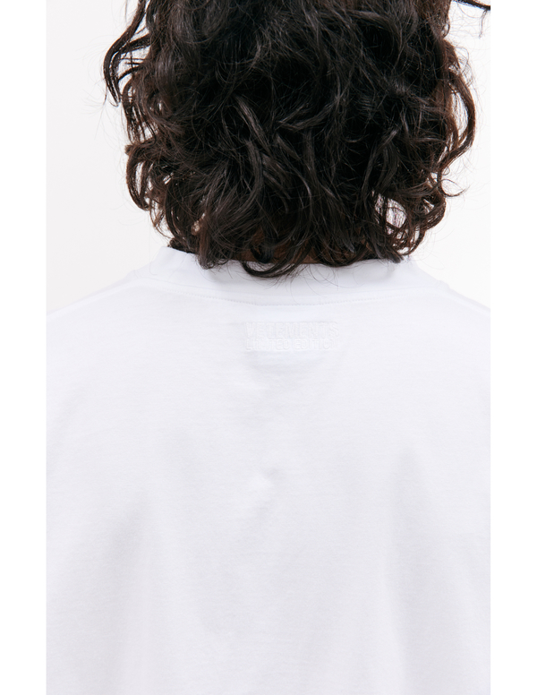 人気★関税込【VETEMENTS】Kissing BunniesTシャツ Buy VETEMENTS men white kissing bunnies printed t-shirt for