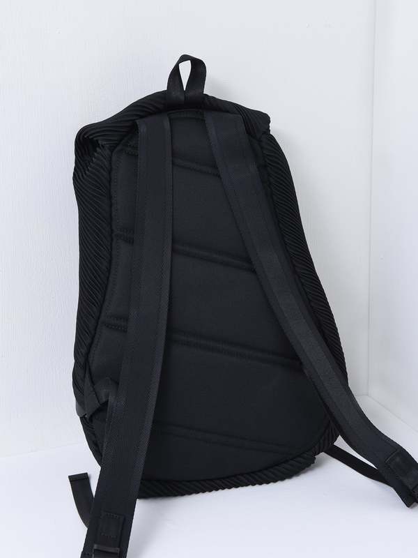 Pleats Please By Issey Miyake Bias Pleats Backpack - Black