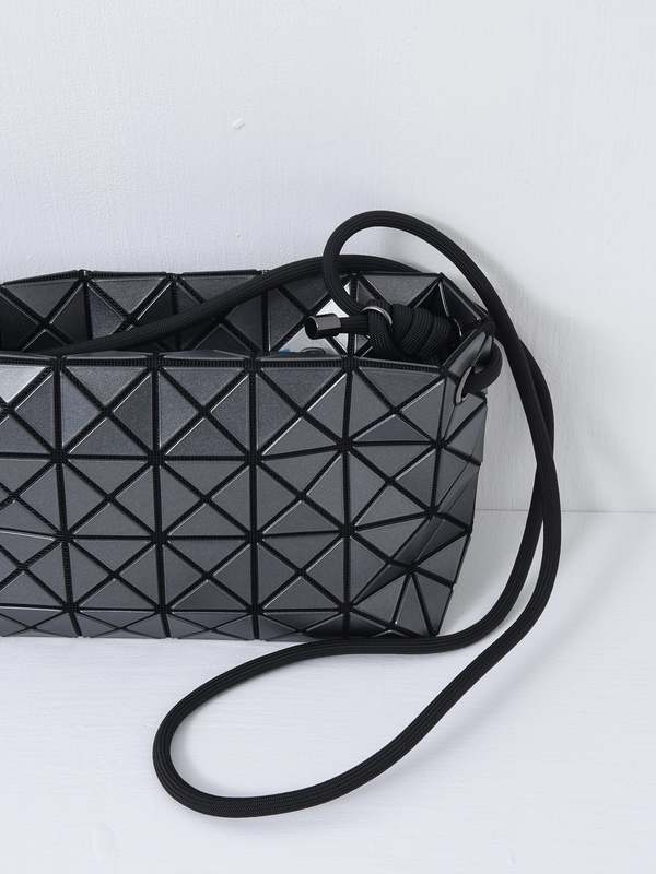 バッグ ISSEY MIYAKE BAO BAO LOOP LLIC LOOP METALLIC