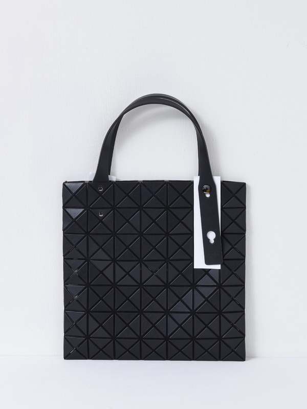 トートバッグ BAOBAO ISSEY MIYAKE 'Prism Matte' handbag (BB56AG507 16) Bao Bao Issey Miyake Prism Bag - Matte Black | Garmentory