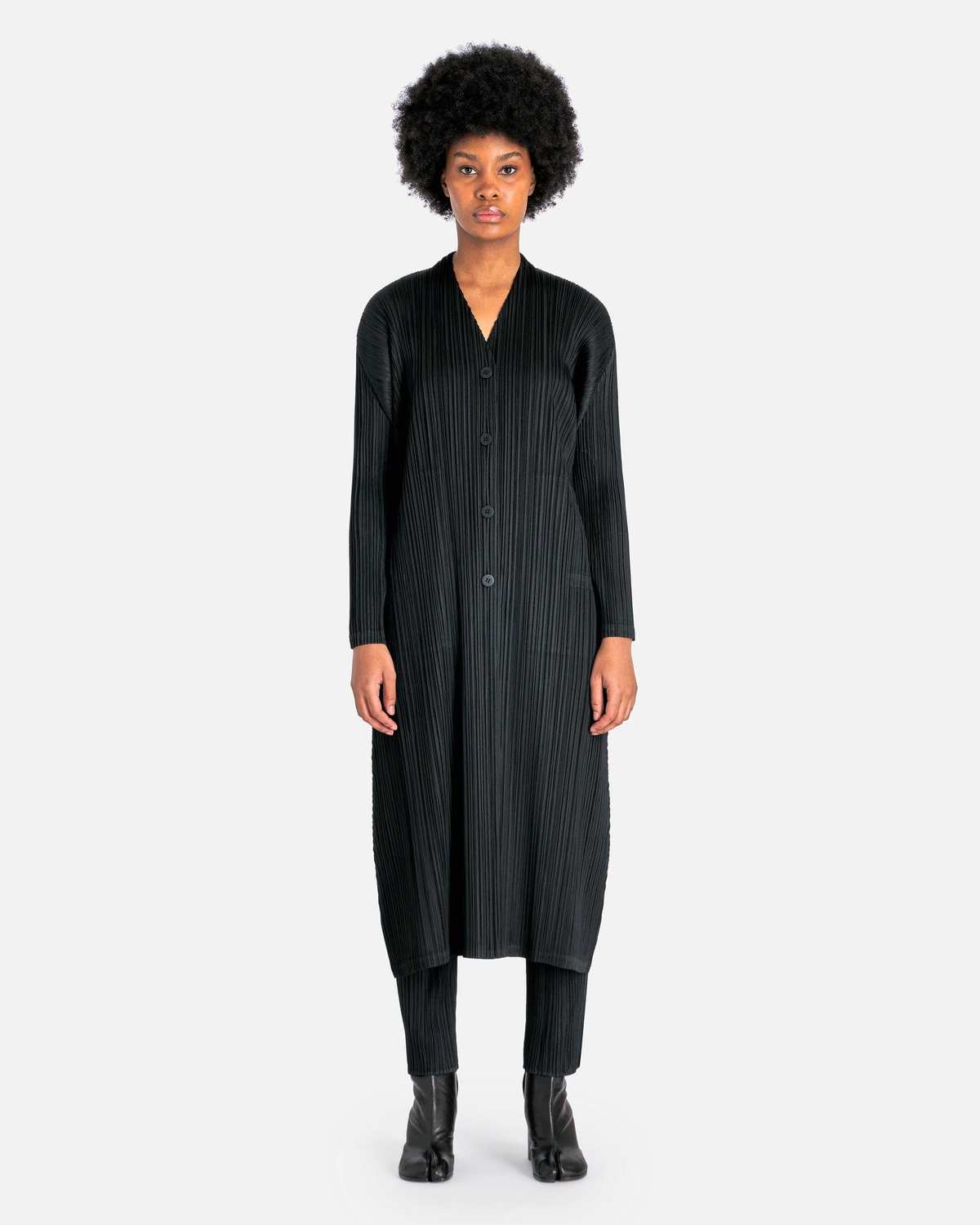 PLEATS PLEASE トレンチコート ISSEY MIYAKE サイズ4 Pleats Please by Issey Miyake MC December Coat - Black | Garmentory