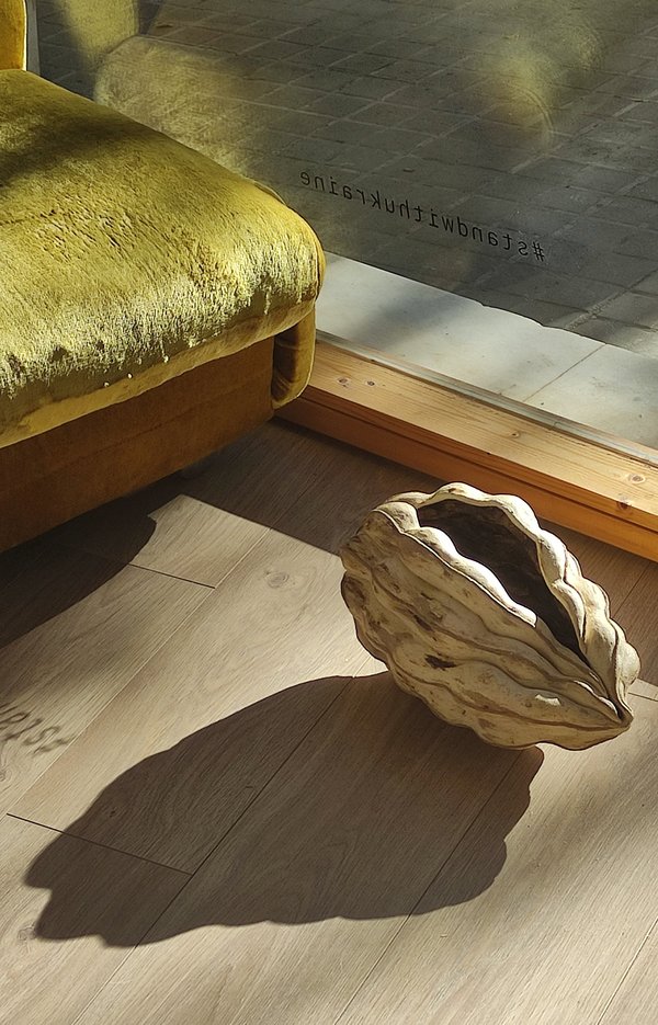 K M by L A N G E JOSEPHA MERZ CERAMIC SEED SSCULTURE - CREAM