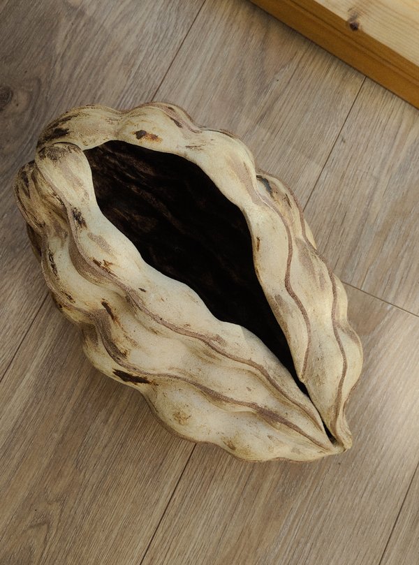 K M by L A N G E JOSEPHA MERZ CERAMIC SEED SSCULTURE - CREAM