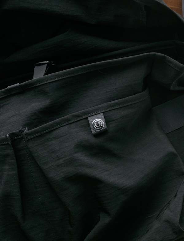 MAN-TLE R0 G2 Messenger Bag - Black Nylon | Garmentory