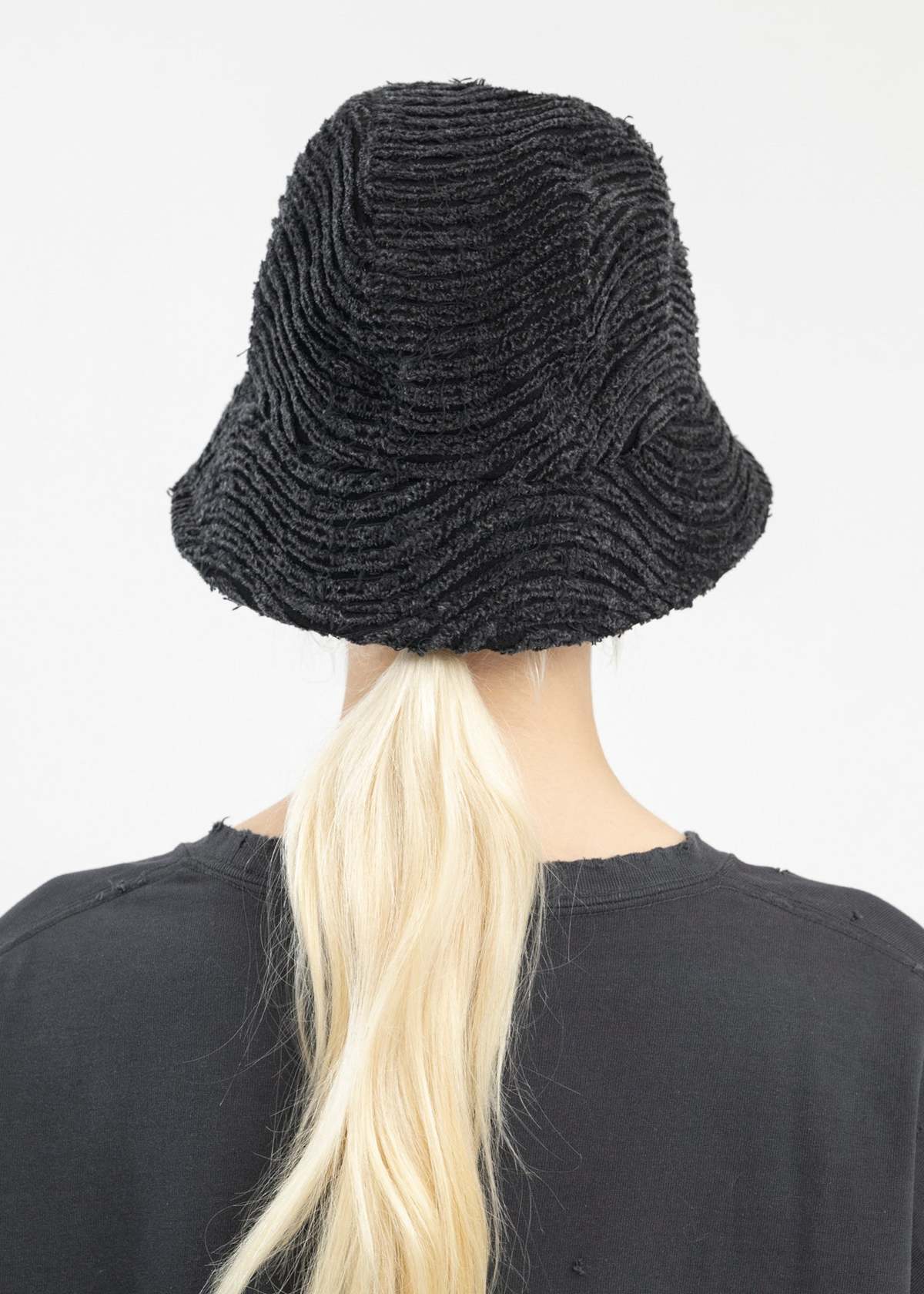 ＜KAMIYA＞Wave OX Bucket Hat KAMIYA Wave Ox Bucket Hat - Indigo | Garmentory