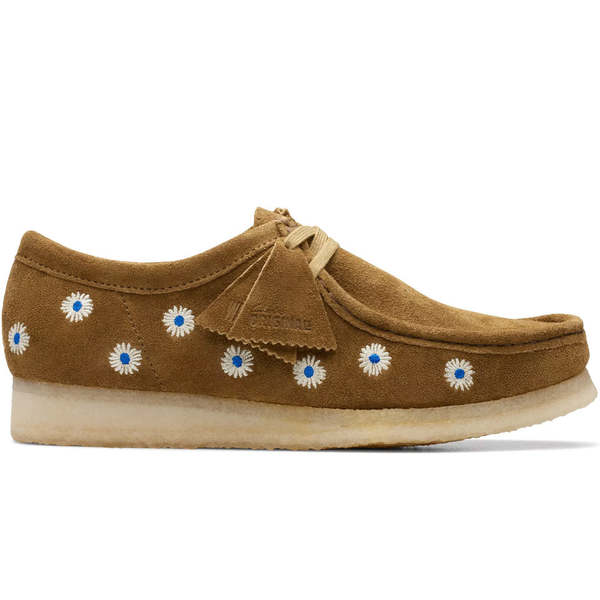 【新品・未使用】Clarks Wallabeeスウェード オリーブ25.0㎝ Clarks Wallabee - Dark Olive Embroidery | Garmentory