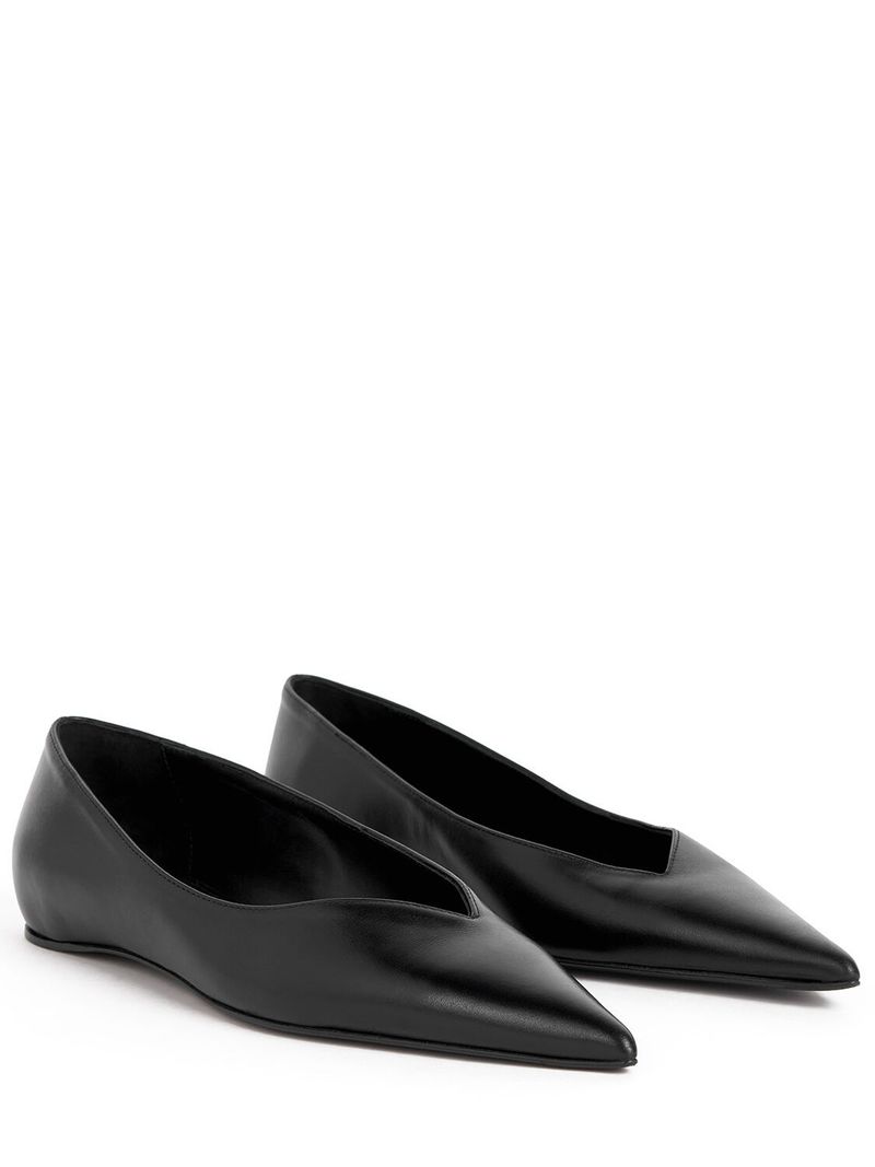 靴 TOTEME The Asymmetric Ballerina 37 TOTEME The Asymmetric Ballerina leather point-toe flats