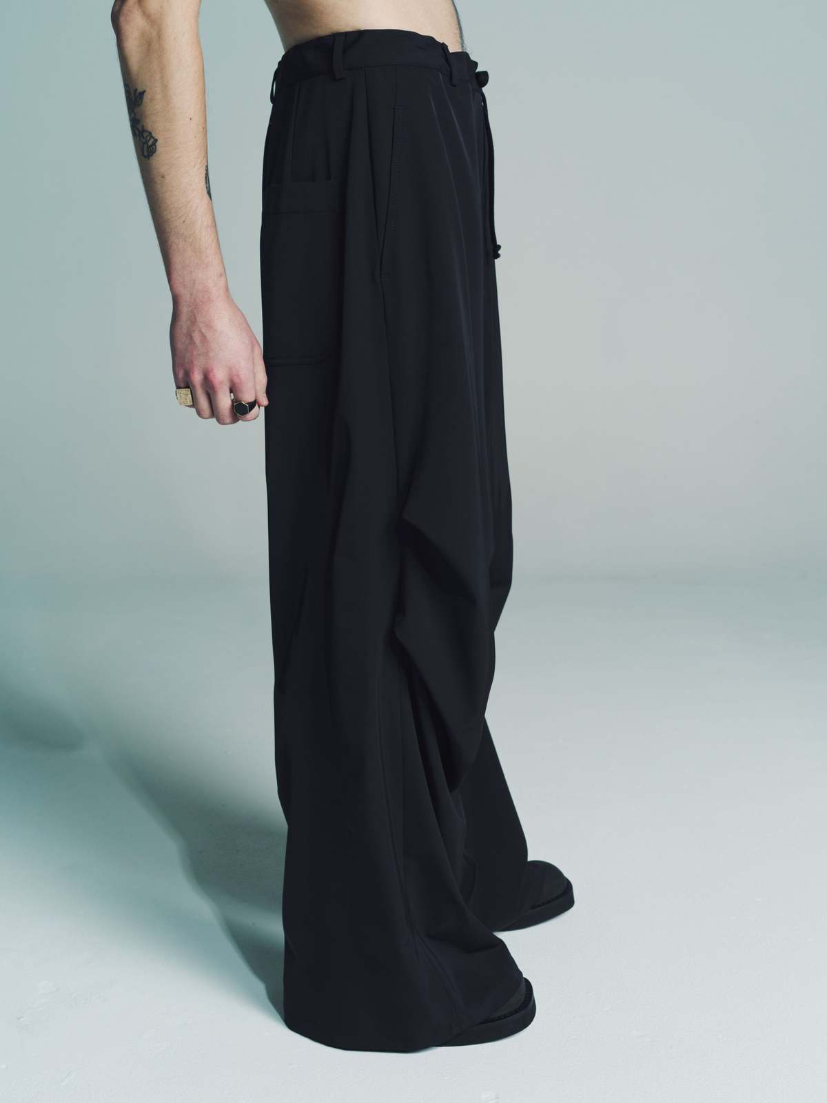 パンツ MM6 MAISON MARGIELA BLACK STRETCH POLYESTER BLEND PANT MM6-Maison-Margiela-Poly-Wide-