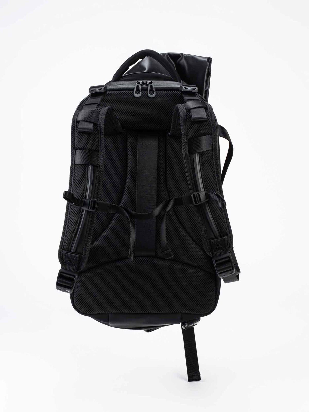 Isar M Raven Black Backpack | Garmentory