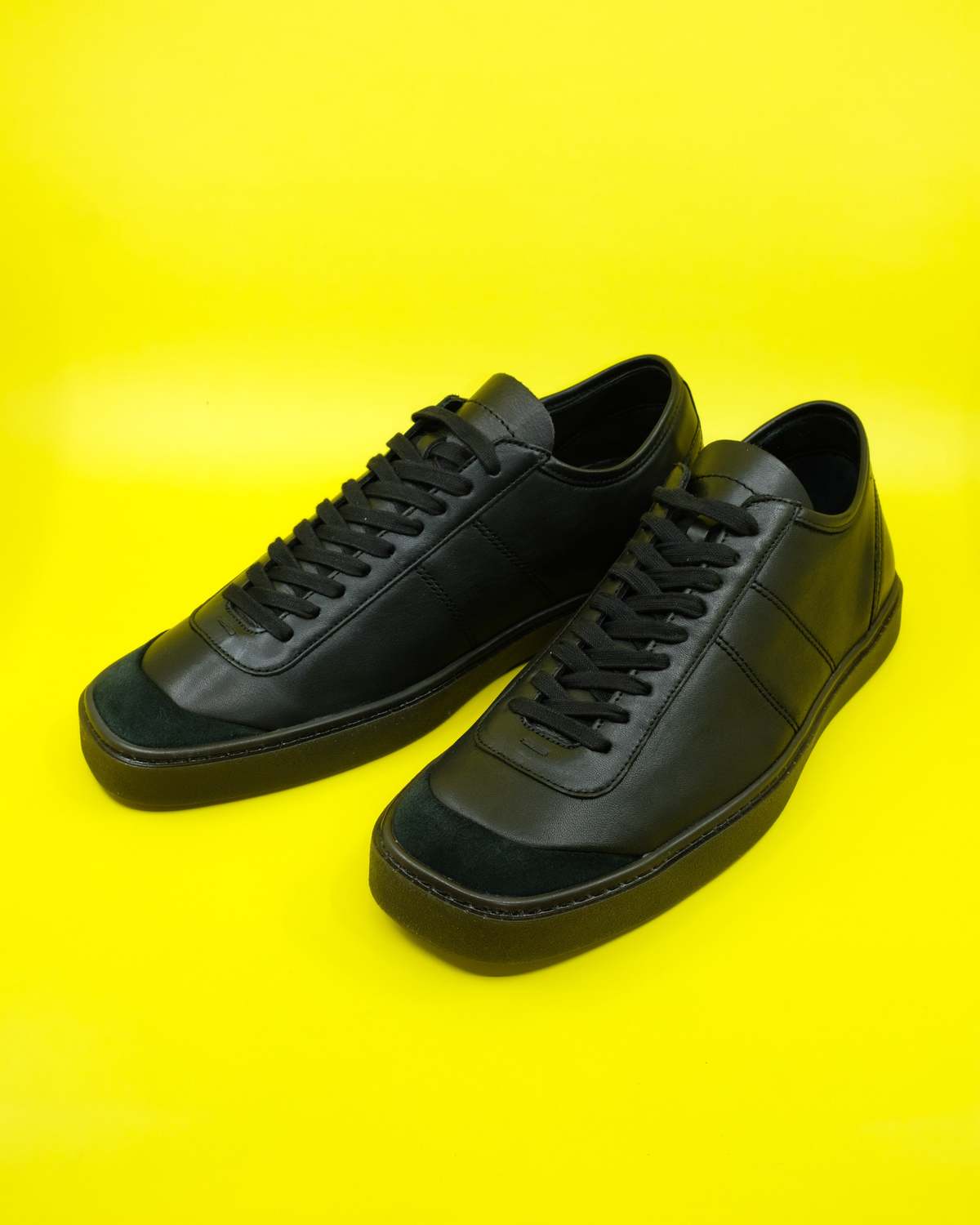 Lemaire｜SNEAKERS (LINOLEUM BASIC LACED UP TRAINERS (FO0 Clay White Linoleum Basic Laced Up Trainers | LEMAIRE