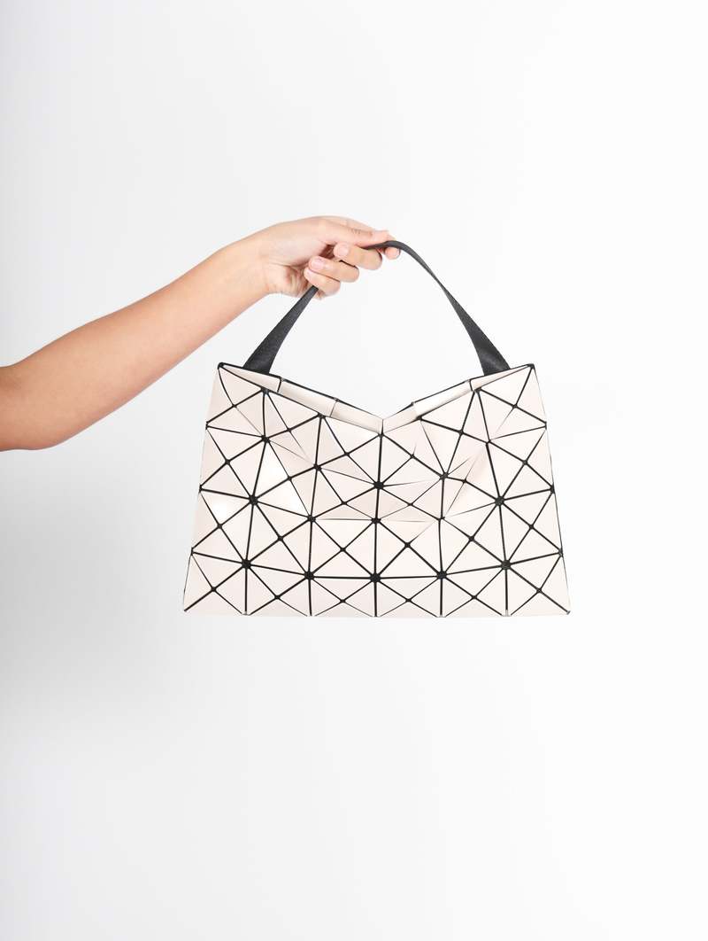 BAO BAO ISSEY MIYAKE ベージュ Lucent トートバッグ BAO BAO ISSEY MIYAKE トートバッグ ベージュ - メルカリ